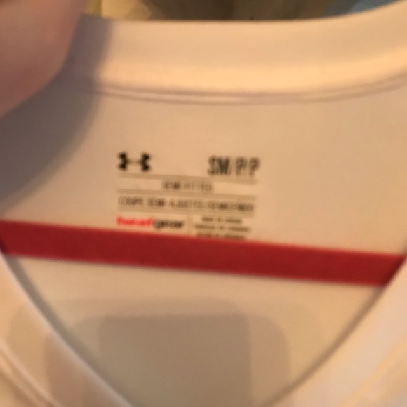 Under armor shirt - Picture 3 of 4